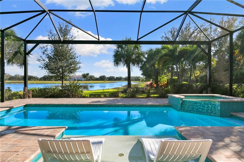 2787 Aviamar Cir, Naples, FL 34114-32