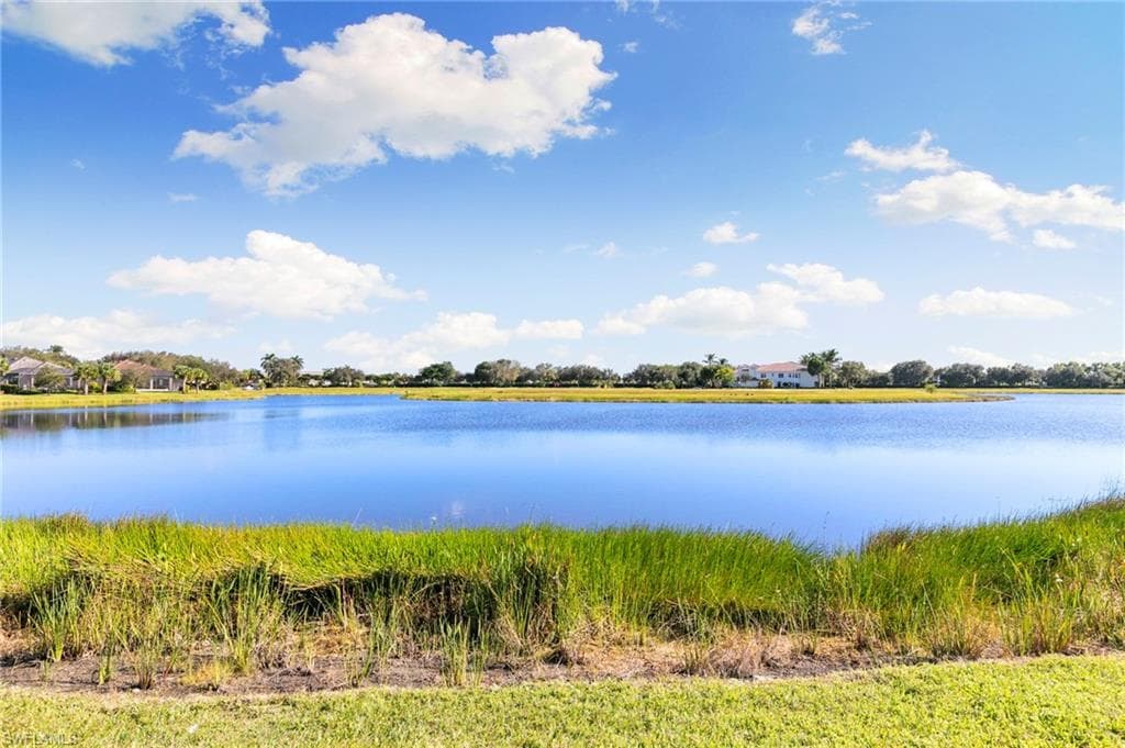 2787 Aviamar Cir, Naples, FL 34114-37