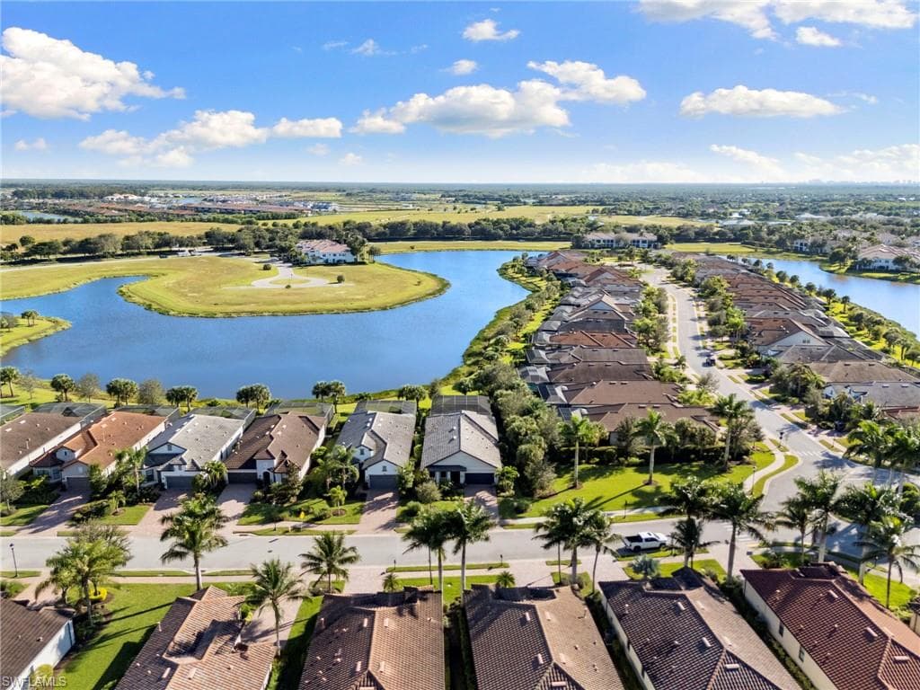 2787 Aviamar Cir, Naples, FL 34114-38