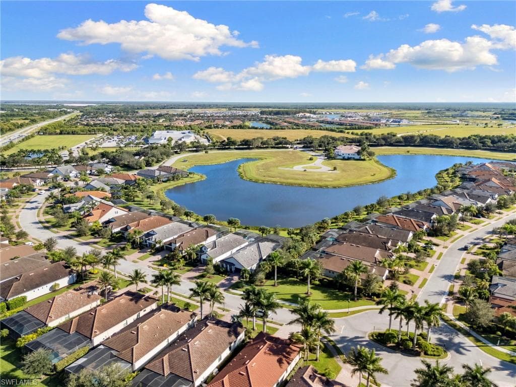 2787 Aviamar Cir, Naples, FL 34114-39