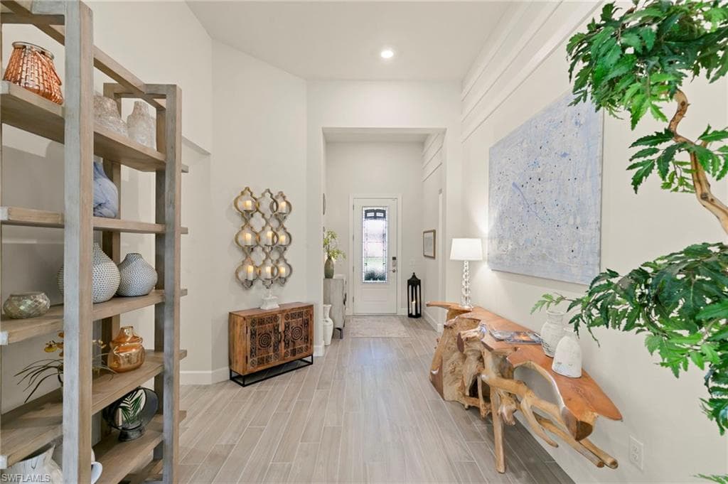 2787 Aviamar Cir, Naples, FL 34114-4