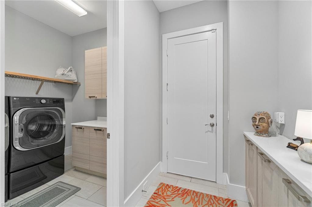 14714 Leeward Dr, Naples, FL 34114-29