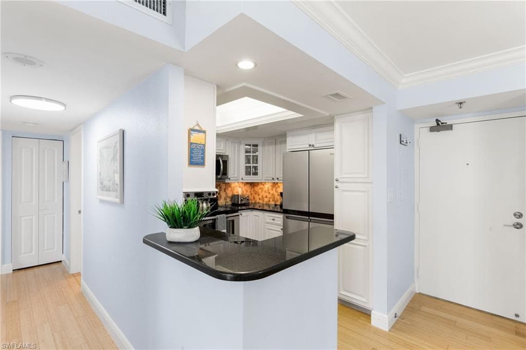 380 Seaview Ct 510, Marco Island, FL 34145-9