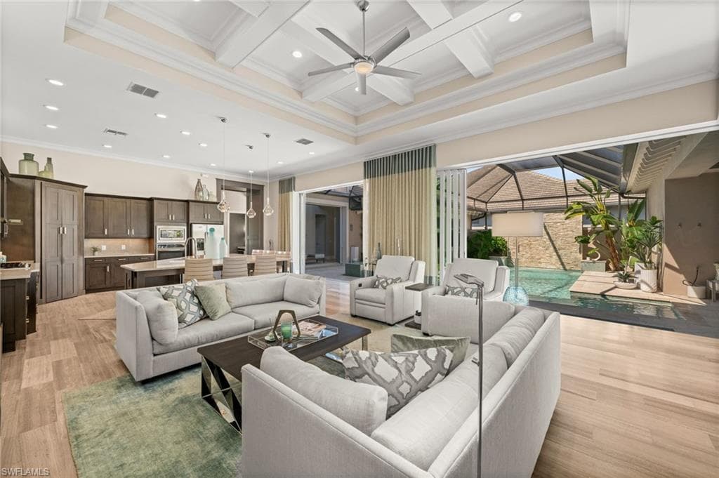 6380 Lyford Isle Dr, Naples, FL 34113-9