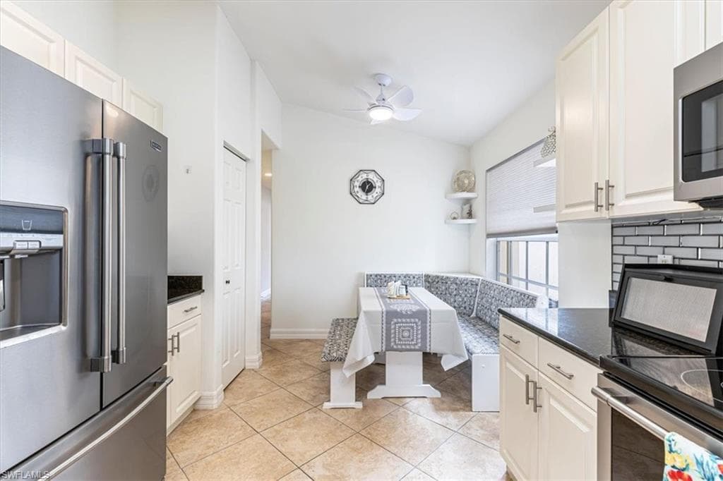 1630 Triangle Palm Ter, Naples, FL 34119-8