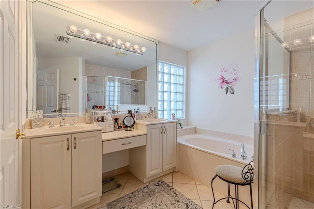 1630 Triangle Palm Ter, Naples, FL 34119-15