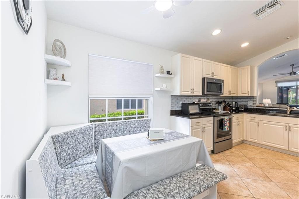 1630 Triangle Palm Ter, Naples, FL 34119-6