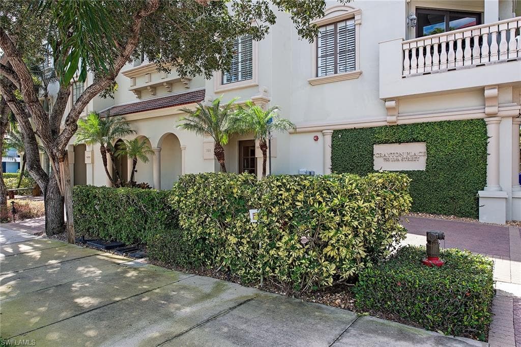 750 11th St S C, Naples, FL 34102-22