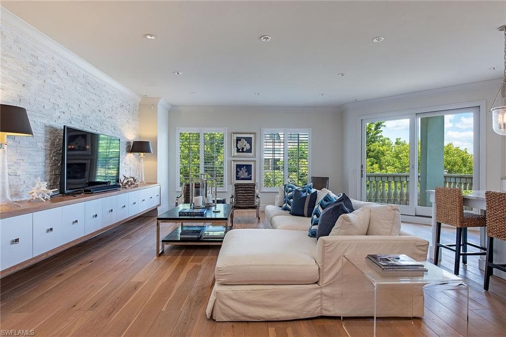 750 11th St S C, Naples, FL 34102-1