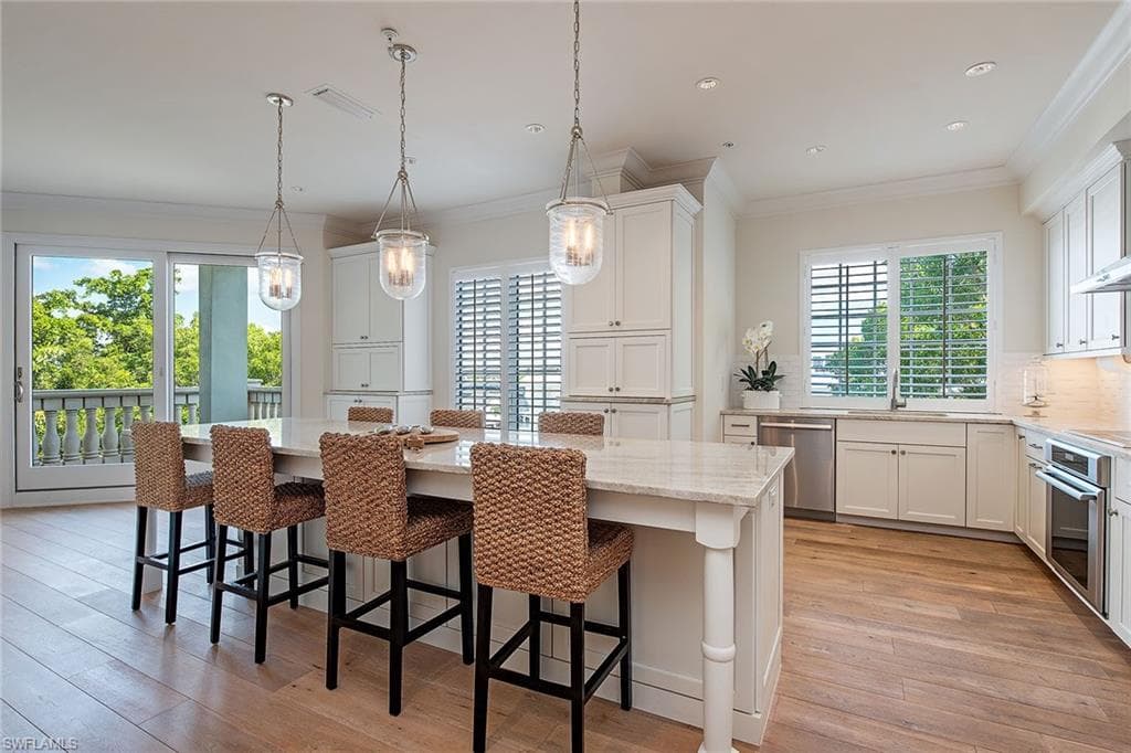 750 11th St S C, Naples, FL 34102-4