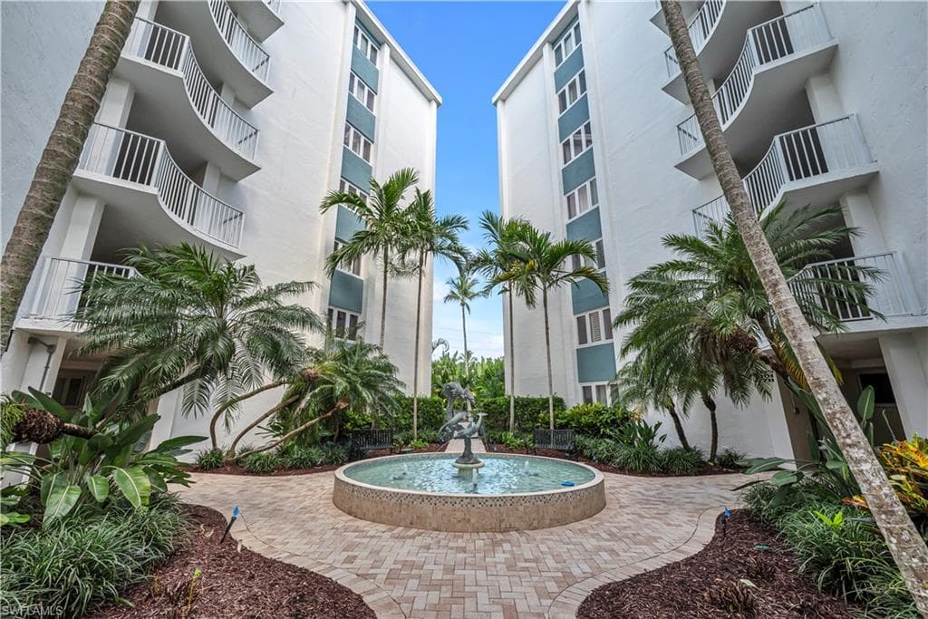 1300 Gulf Shore Blvd N 507, Naples, FL 34102-3