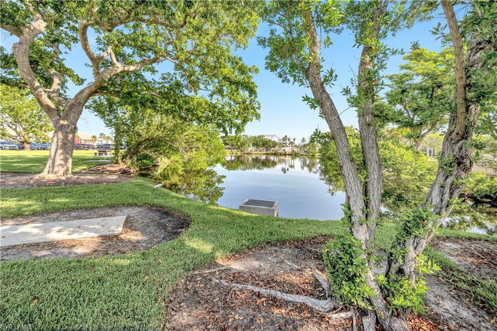 1300 Gulf Shore Blvd N 507, Naples, FL 34102-6