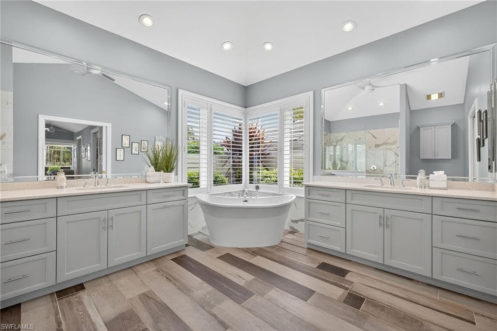 6 Bramblewood Pt, Naples, FL 34105-24