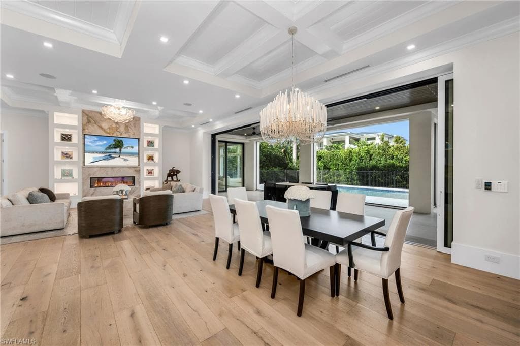 3190 Crayton Rd, Naples, FL 34103-12