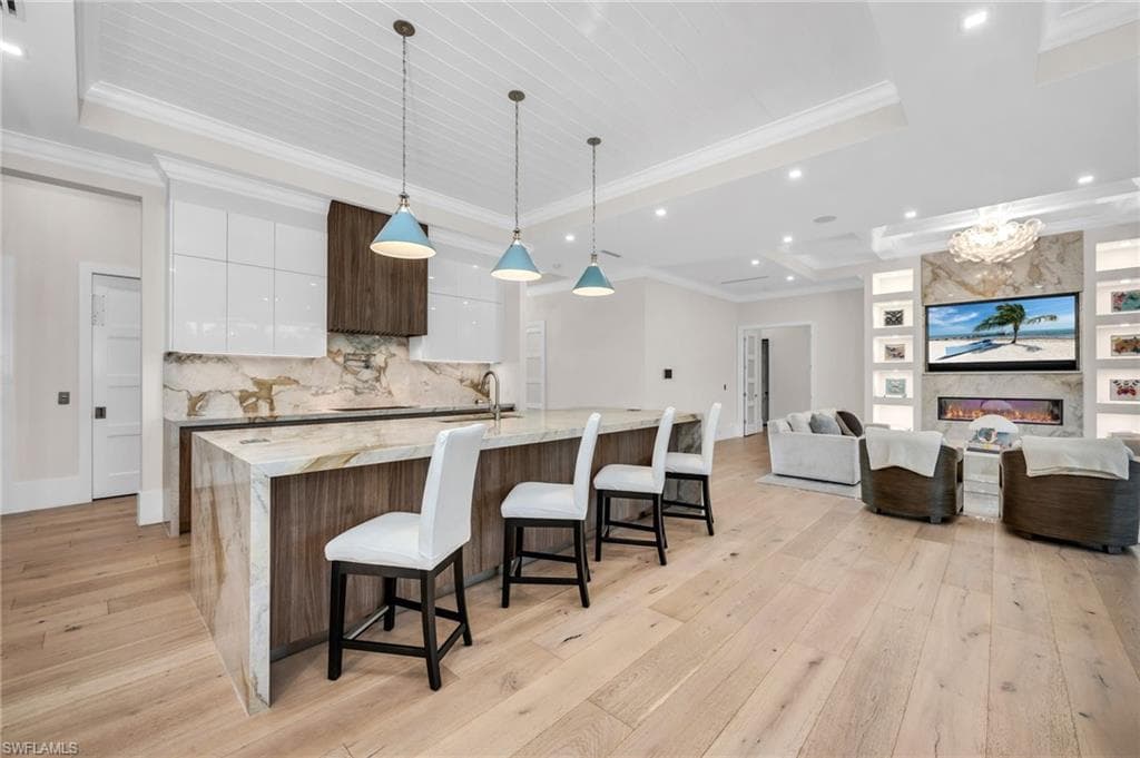 3190 Crayton Rd, Naples, FL 34103-14