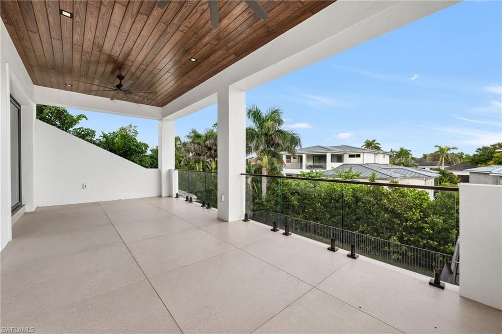 3190 Crayton Rd, Naples, FL 34103-16