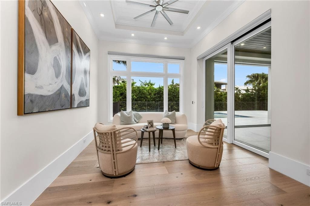 3190 Crayton Rd, Naples, FL 34103-21