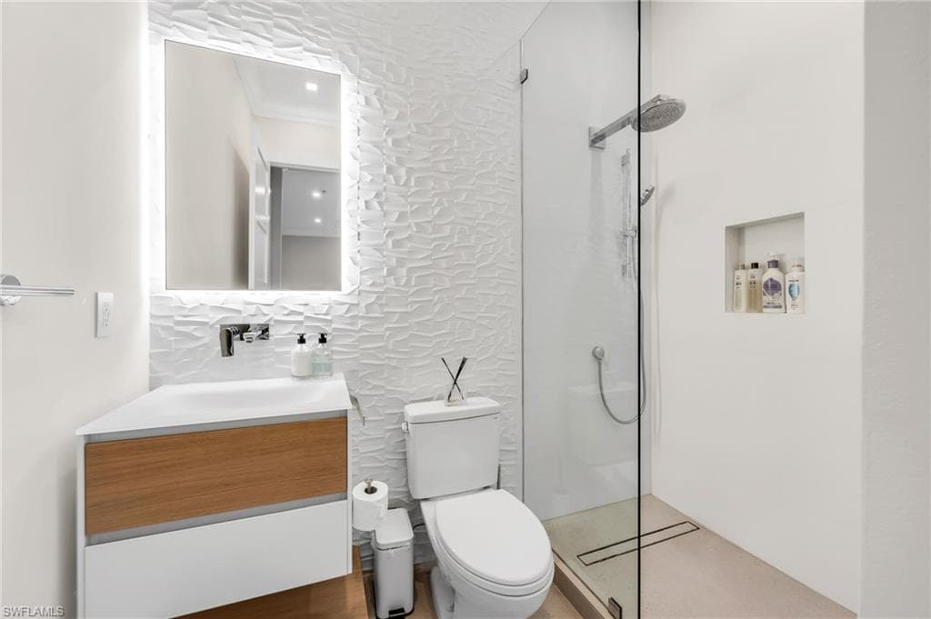 3190 Crayton Rd, Naples, FL 34103-27