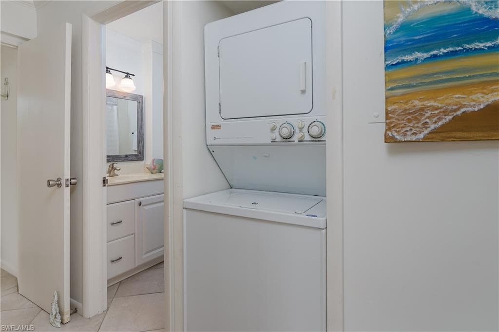 1215 Edington Pl O5, Marco Island, FL 34145-18