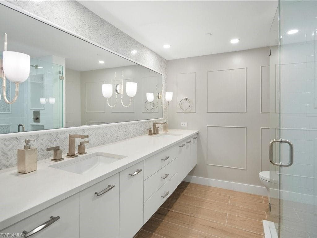 3100 Gulf Shore Blvd N 201, Naples, FL 34103-24