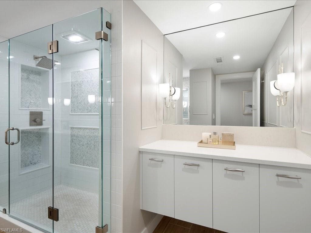 3100 Gulf Shore Blvd N 201, Naples, FL 34103-29