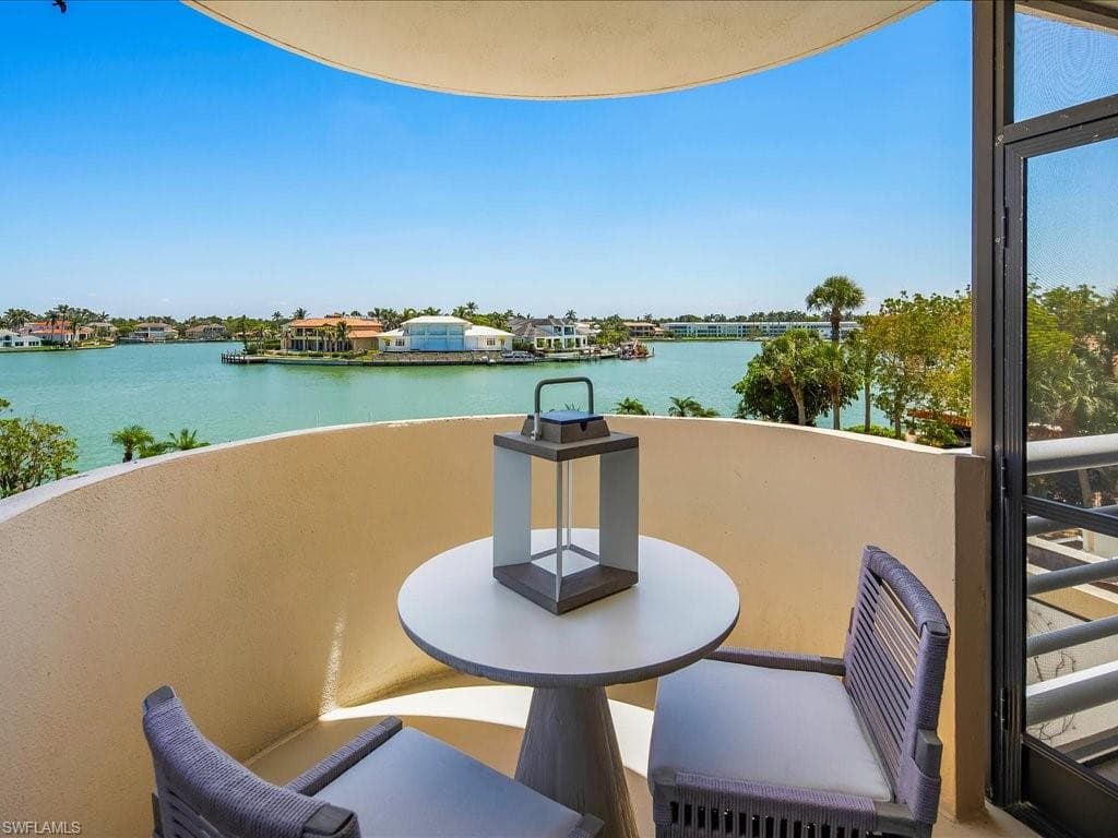 3100 Gulf Shore Blvd N 201, Naples, FL 34103-32