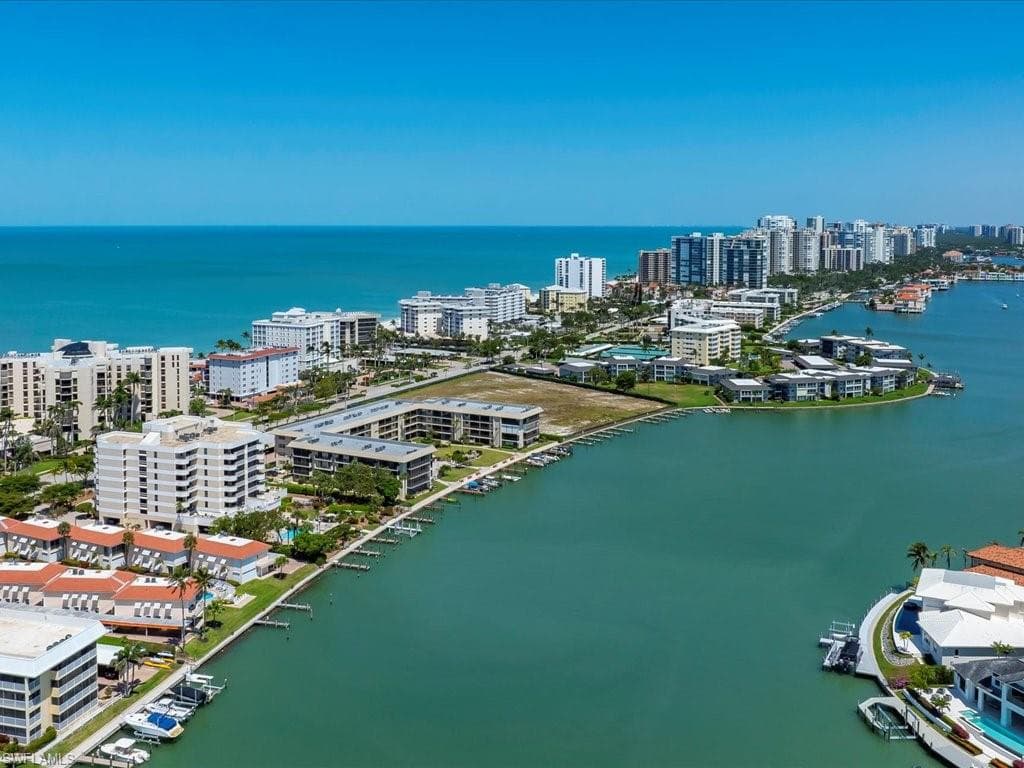 3100 Gulf Shore Blvd N 201, Naples, FL 34103-37