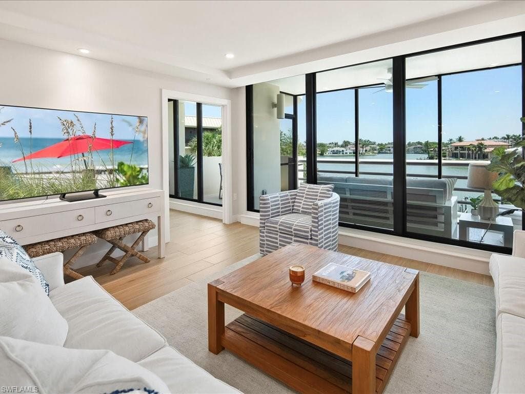 3100 Gulf Shore Blvd N 201, Naples, FL 34103-7