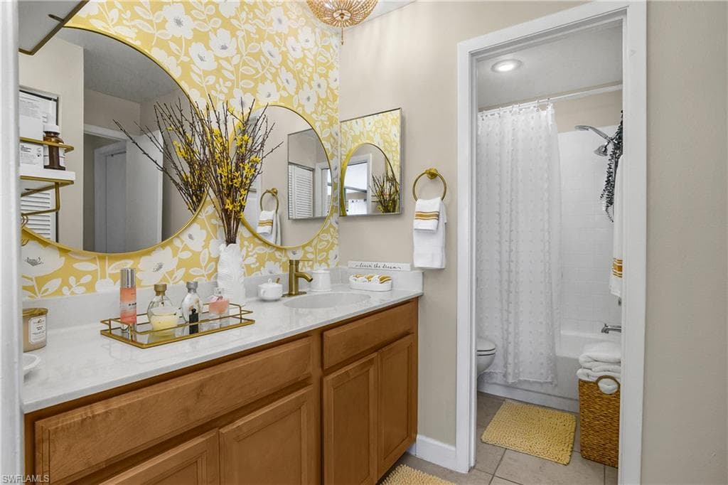 5266 Cedarbend Dr 1, Fort Myers, FL 33919-18