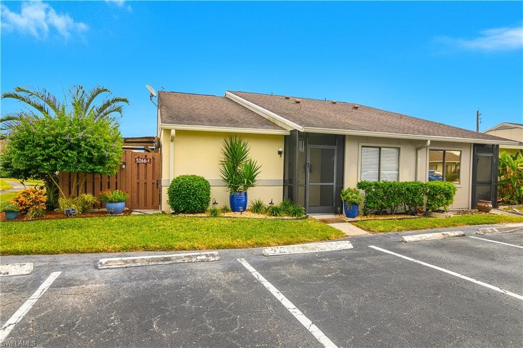 5266 Cedarbend Dr 1, Fort Myers, FL 33919-19