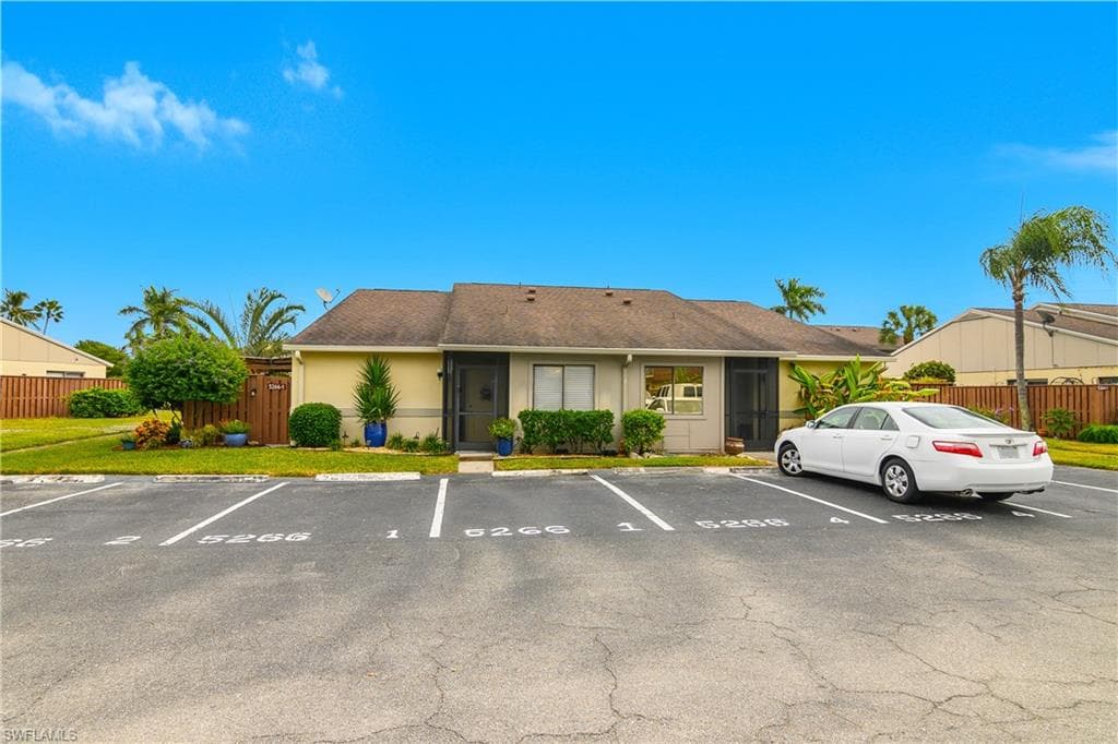 5266 Cedarbend Dr 1, Fort Myers, FL 33919-20