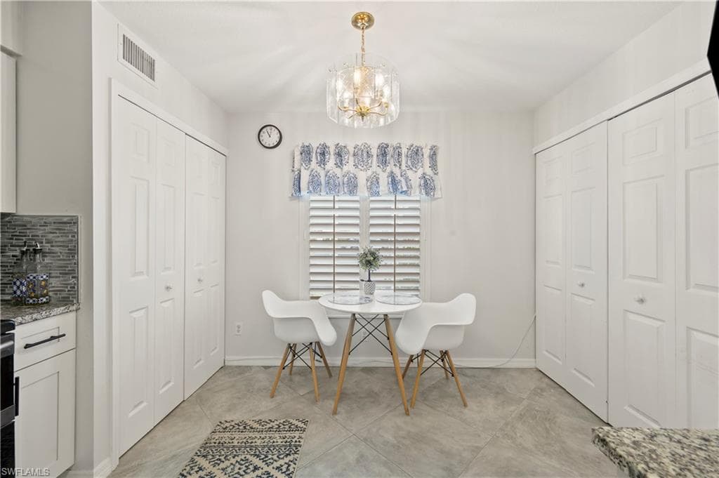 585 Club Side Dr 3, Naples, FL 34110-8