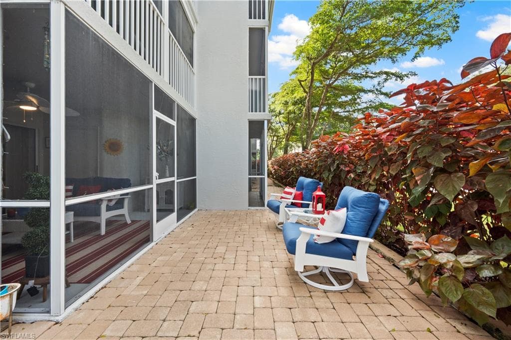 585 Club Side Dr 3, Naples, FL 34110-18