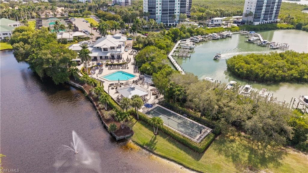 585 Club Side Dr 3, Naples, FL 34110-22