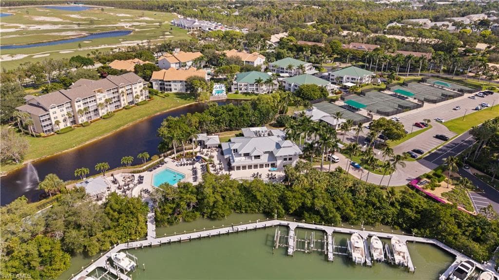 585 Club Side Dr 3, Naples, FL 34110-2