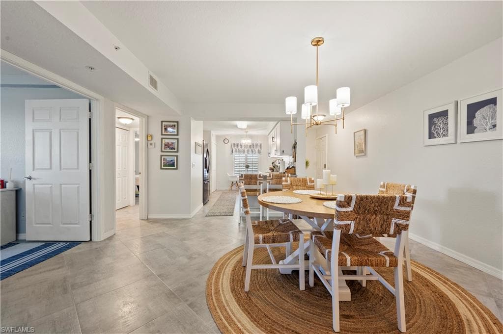 585 Club Side Dr 3, Naples, FL 34110-6