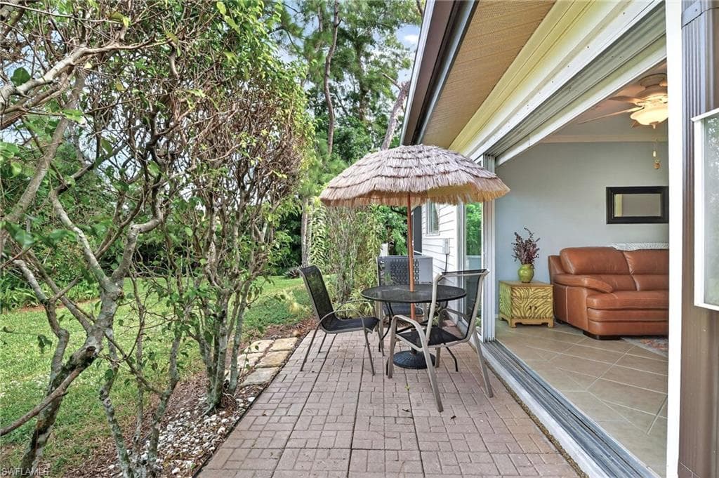 1009 Pine Isle Ln S 1009, Naples, FL 34112-8