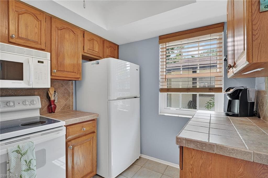 1009 Pine Isle Ln S 1009, Naples, FL 34112-17