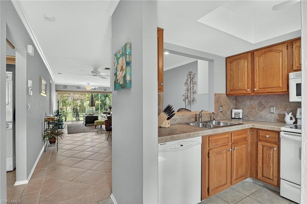 1009 Pine Isle Ln S 1009, Naples, FL 34112-18