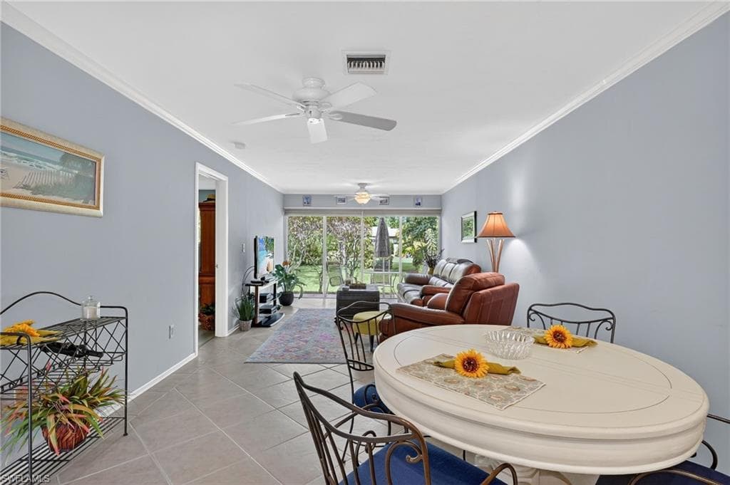 1009 Pine Isle Ln S 1009, Naples, FL 34112-19