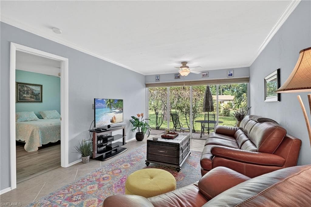 1009 Pine Isle Ln S 1009, Naples, FL 34112-20