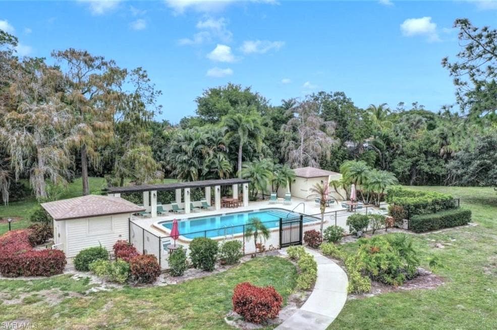 1009 Pine Isle Ln S 1009, Naples, FL 34112-34