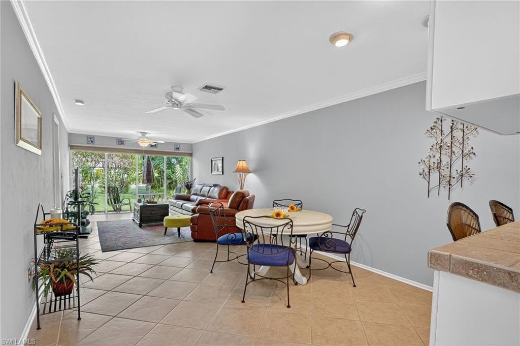 1009 Pine Isle Ln S 1009, Naples, FL 34112-2