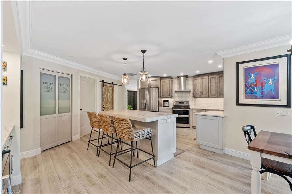 517 Parkwood Ln, Naples, FL 34103-10