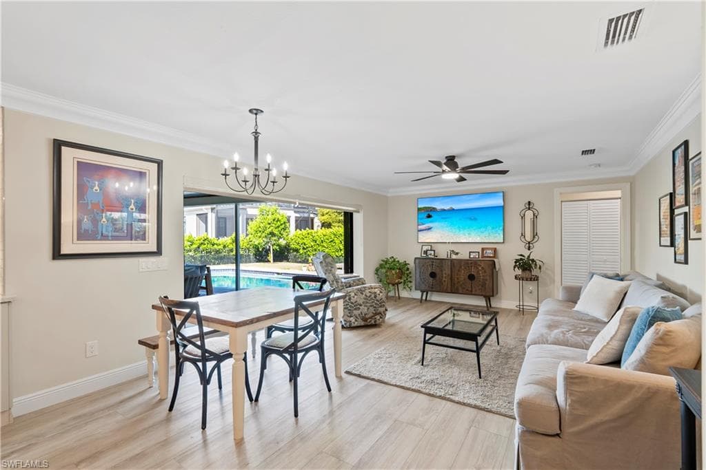 517 Parkwood Ln, Naples, FL 34103-11