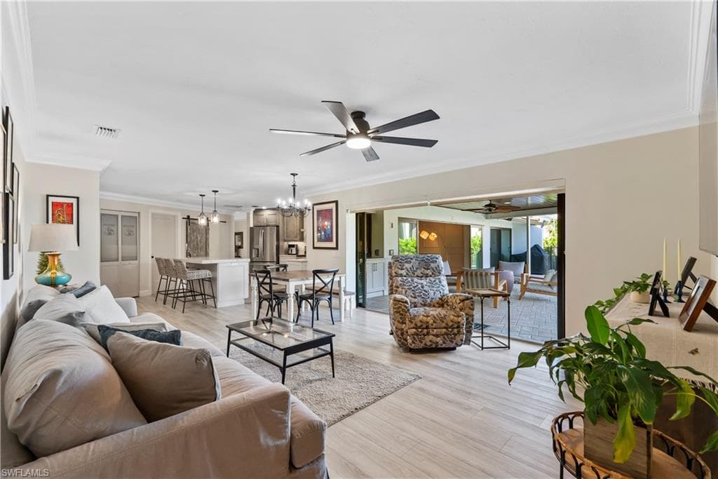 517 Parkwood Ln, Naples, FL 34103-12