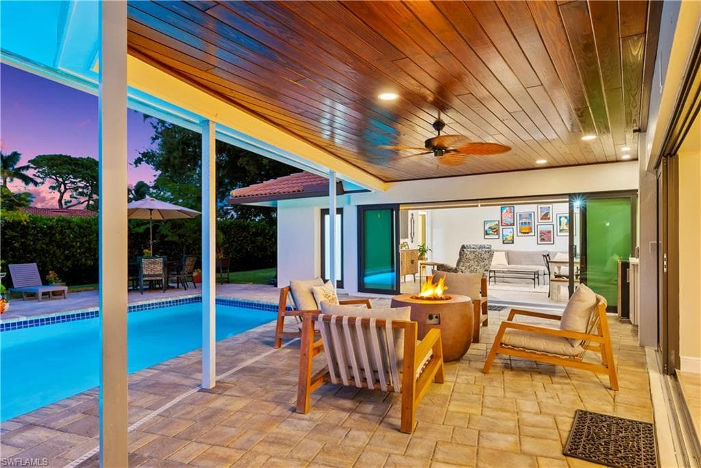 517 Parkwood Ln, Naples, FL 34103-25