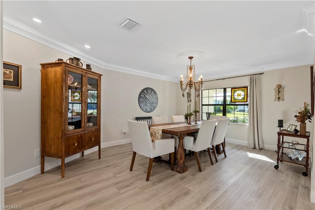 517 Parkwood Ln, Naples, FL 34103-5