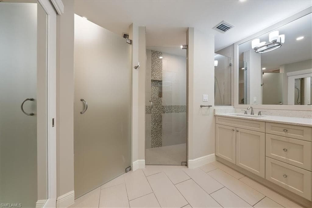 5501 Cynthia Ln, Naples, FL 34112-20