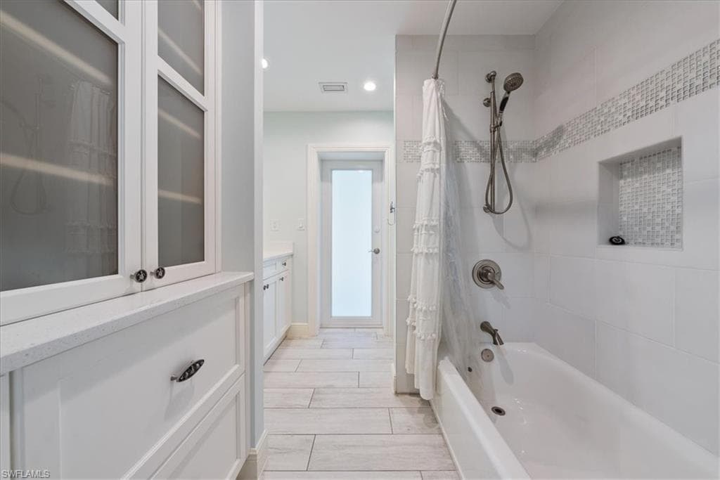 5501 Cynthia Ln, Naples, FL 34112-22